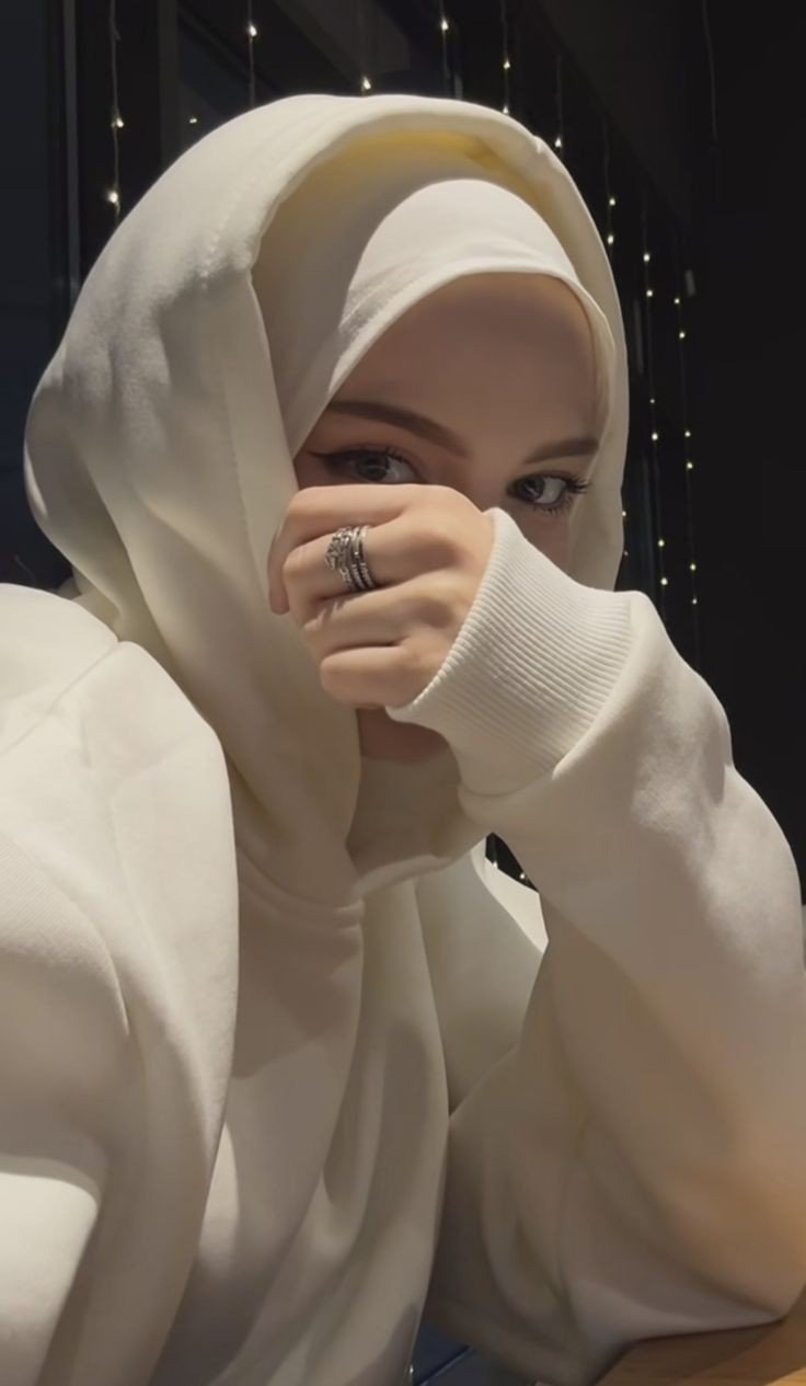 attitude-hijab-girl-dp attitude-hijab-girl-dp