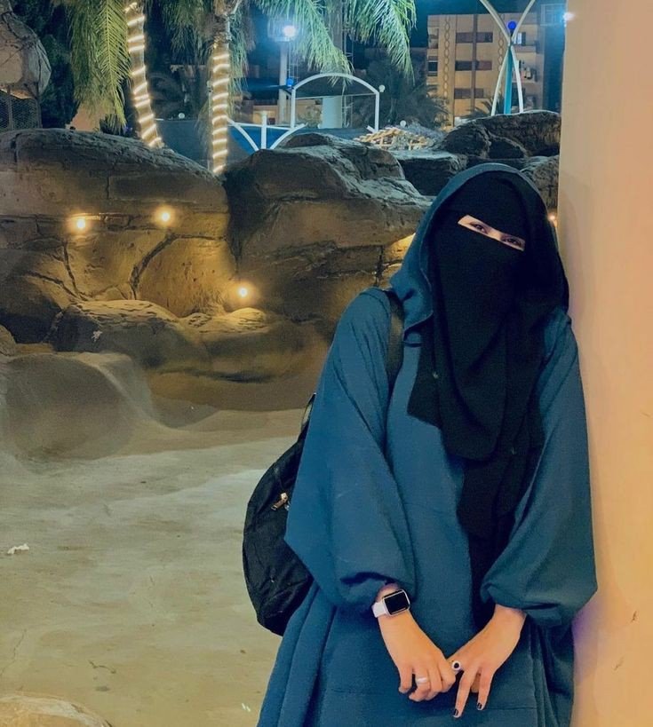 hijab-girl-dp-crown hijab-girl-dp-crown